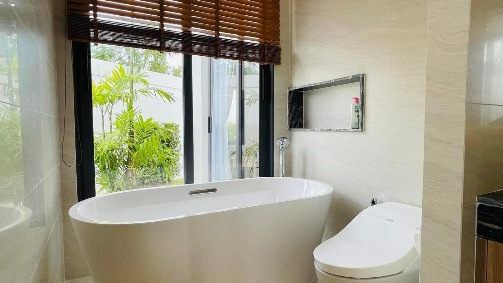 Villa Azura - Serene 4Br Escape With Private Pool And Concierge Chalong Ngoại thất bức ảnh